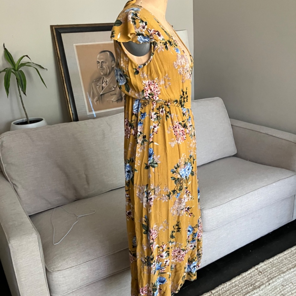 Dress - Picture 2 of 5